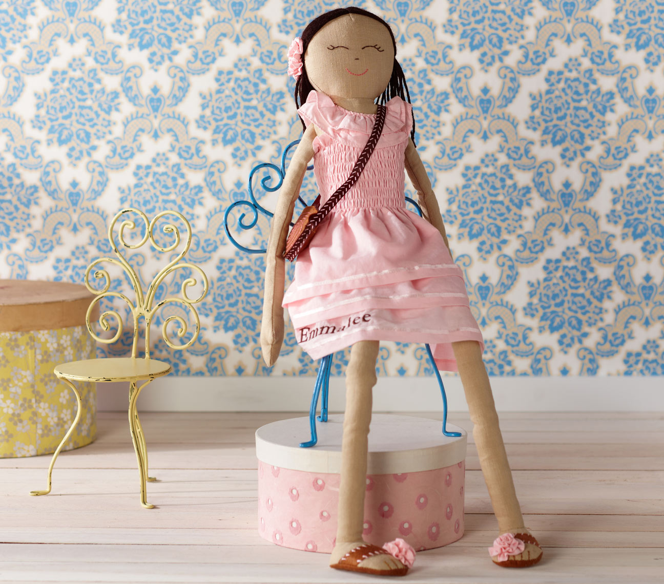 Cal_Chic_Girl_Emmalee_Doll_012_R.jpg